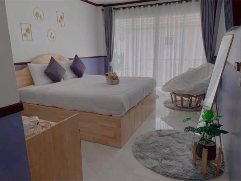 Baan Tipsukon Bed & Breakfast Ko Lan Bagian luar foto