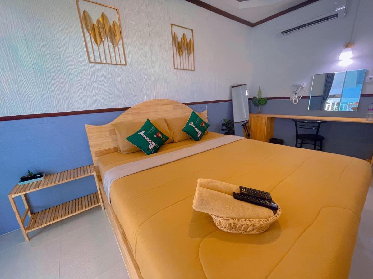 Baan Tipsukon Bed & Breakfast Ko Lan Bagian luar foto