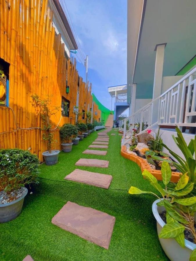 Baan Tipsukon Bed & Breakfast Ko Lan Bagian luar foto