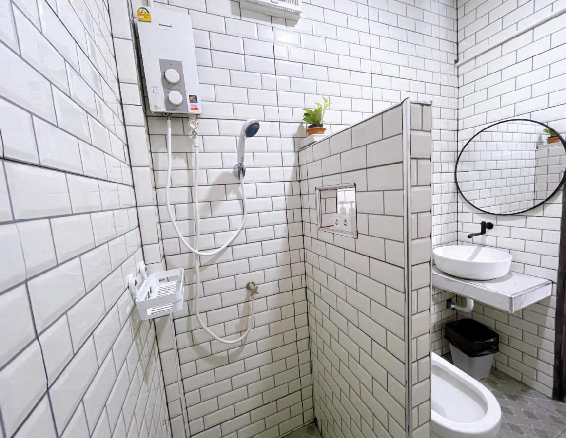 Baan Tipsukon Bed & Breakfast Ko Lan Bagian luar foto