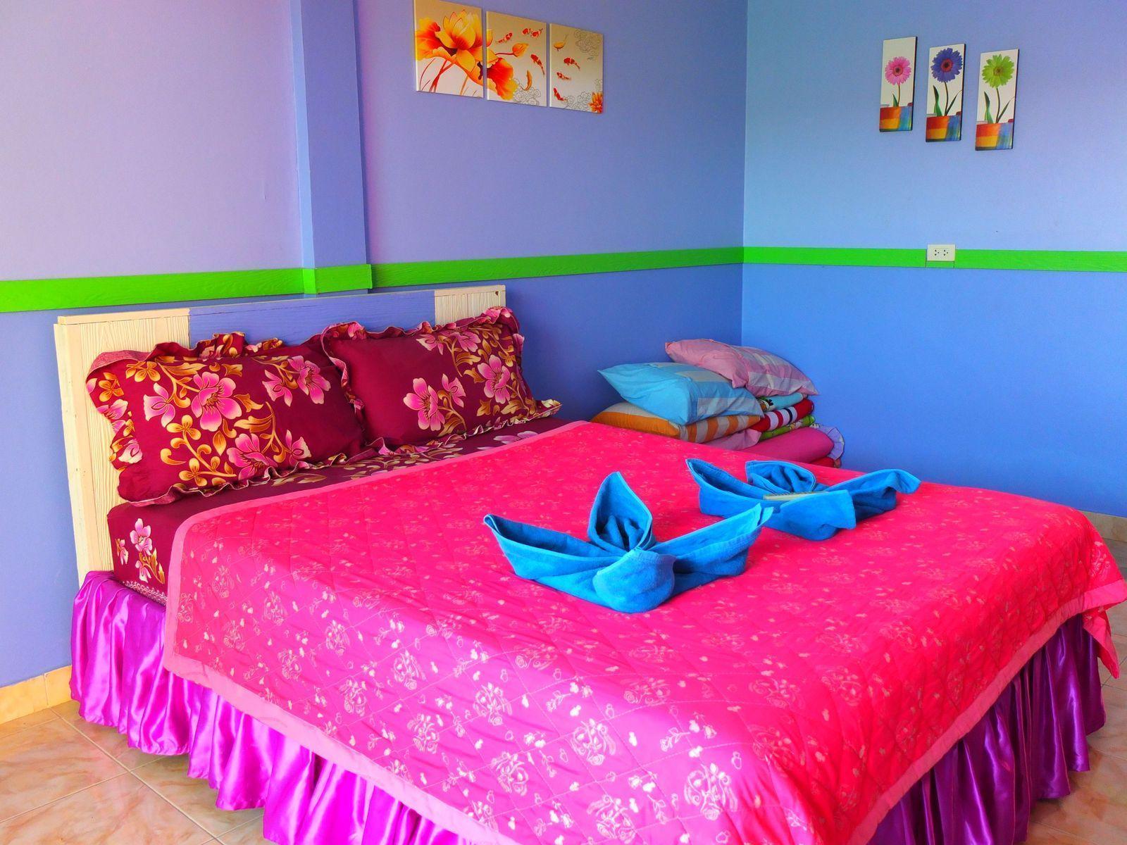 Baan Tipsukon Bed & Breakfast Ko Lan Bagian luar foto